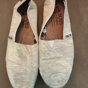 EUC Bobs by Skechers slip on shoes. 6.5